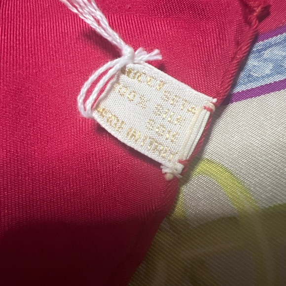 🔥Gucci RARE Horsebit Silk Scarf🔥 - Picture 4 of 7